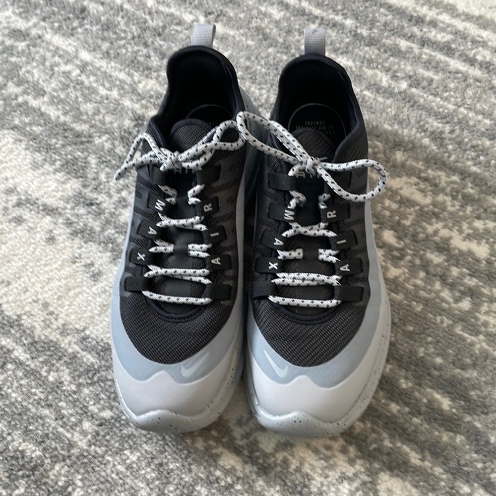 Nike Air Max Size 7 Black and Gary